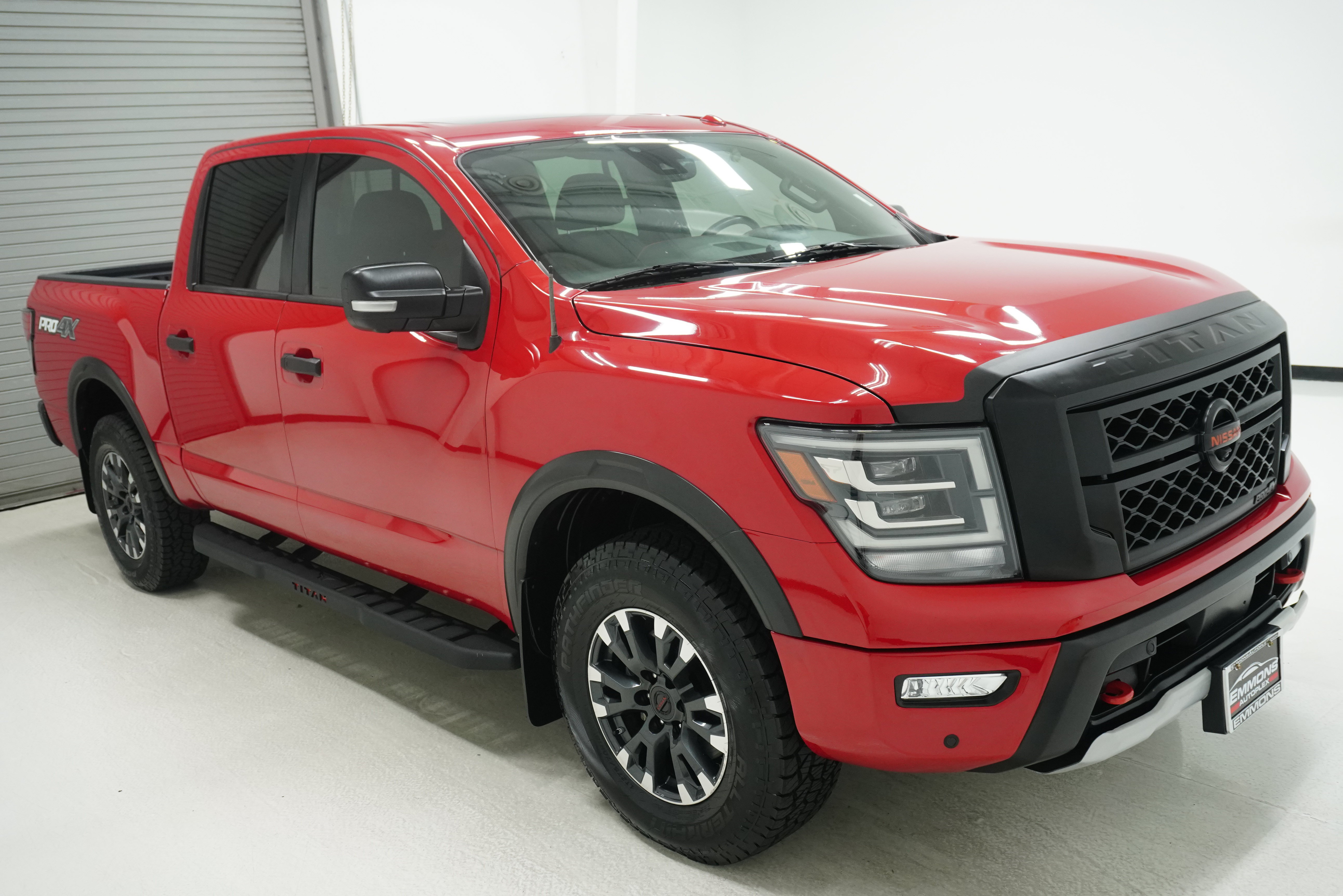 Used 2021 Nissan Titan PRO-4X w/ Pro-4x Convenience Package AWD/4WD image 3