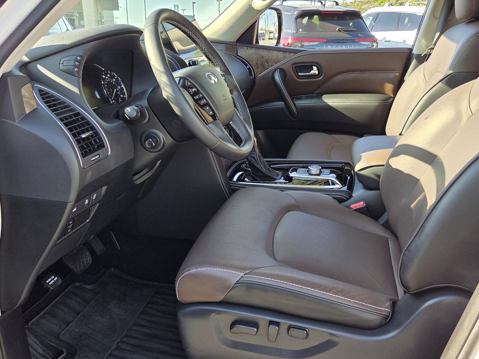 Used 2023 INFINITI QX80 Premium Select w/ Cargo Package image 15