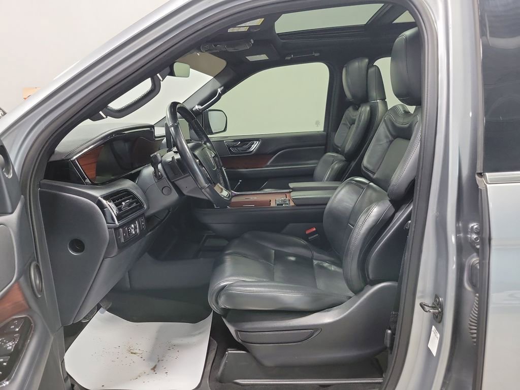 Used 2022 Lincoln Navigator Reserve image 39