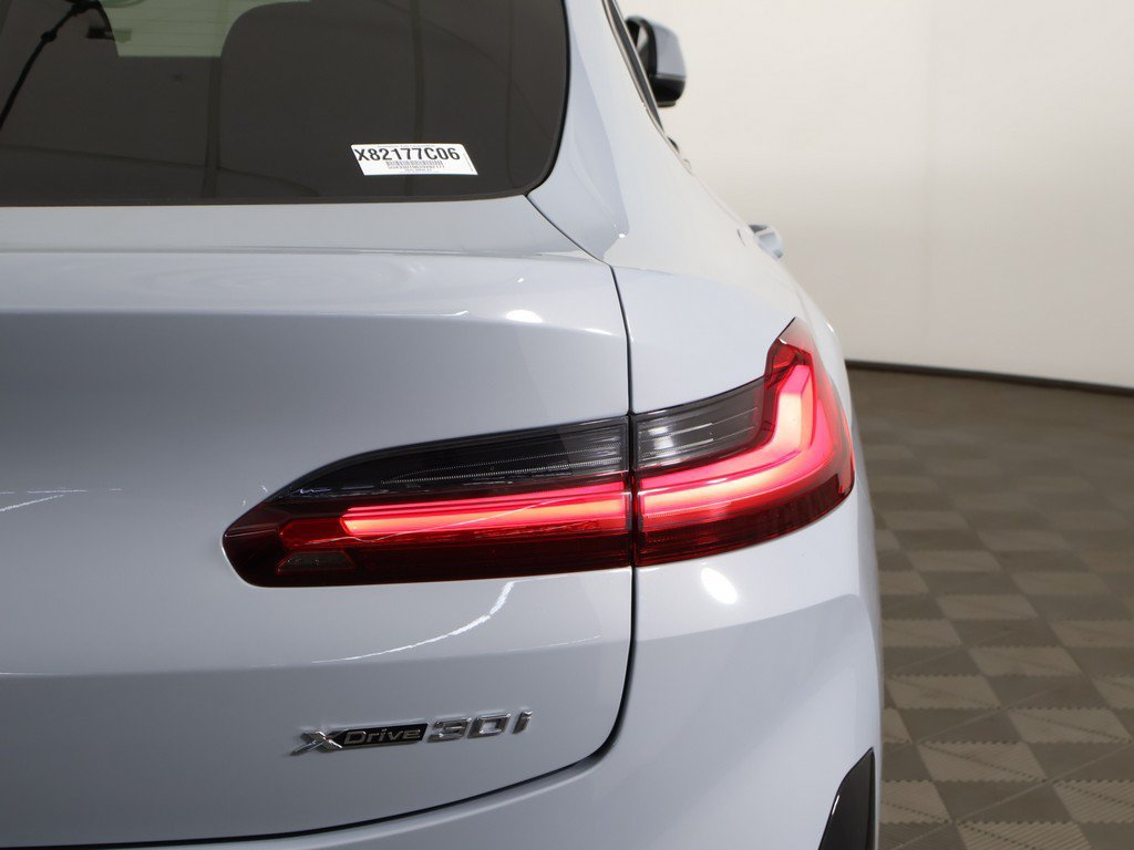 Used 2025 BMW X4 xDrive30i AWD/4WD image 19