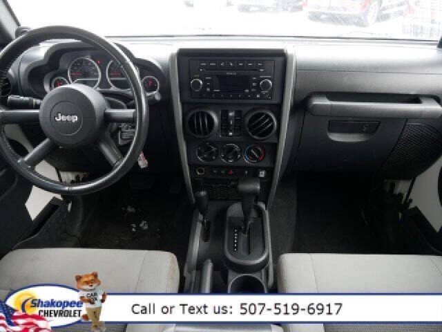 Used 2010 Jeep Wrangler Unlimited Rubicon image 13