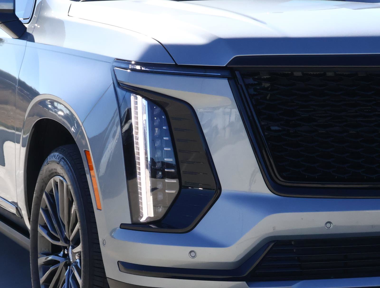 Used 2025 Cadillac Escalade ESV Sport Platinum w/ LPO, Floor Liner Package image 9