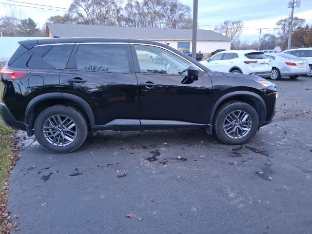 Used 2023 Nissan Rogue S image 6