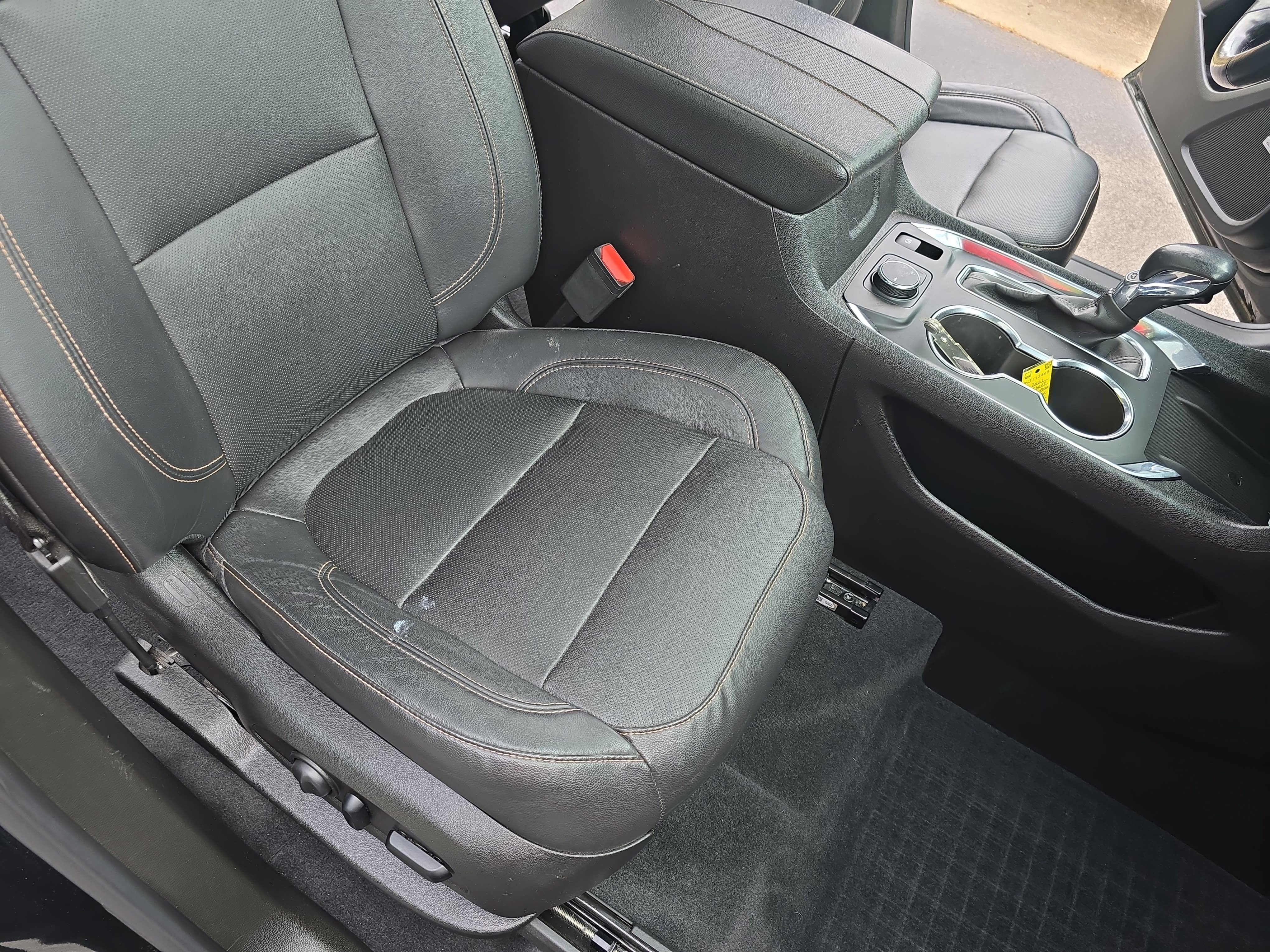 Used 2021 Chevrolet Traverse Premier w/ Redline Edition FWD image 10