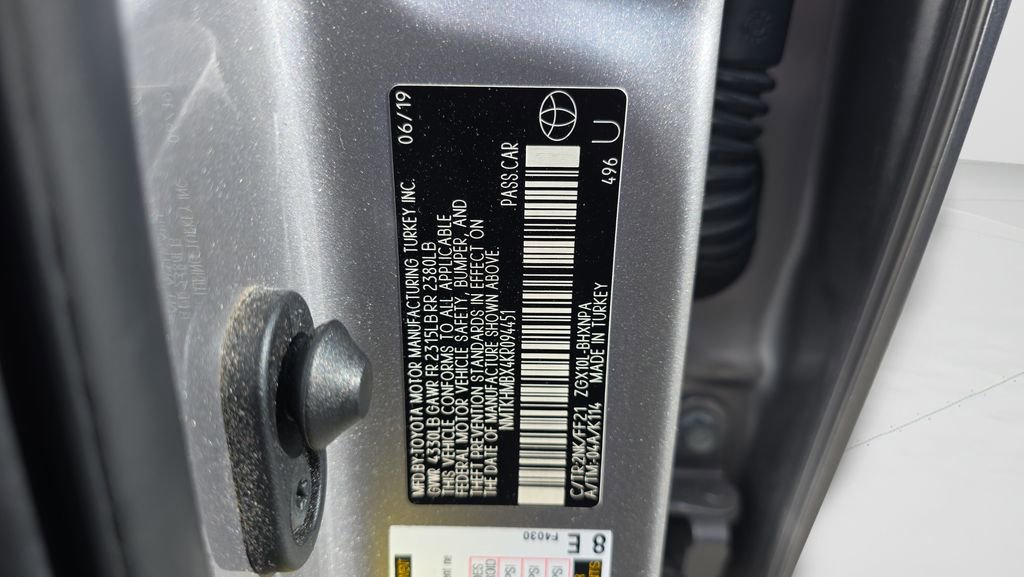 Used 2019 Toyota C-HR XLE image 29