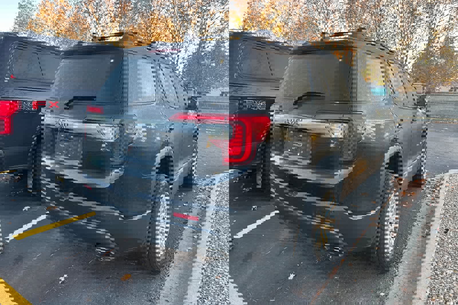 Used 2021 GMC Acadia AT4 w/ Technology Package image 2