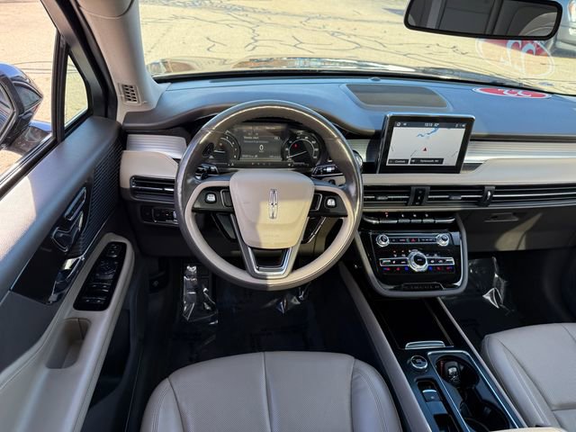 Used 2022 Lincoln Corsair AWD w/ Premium Package image 6