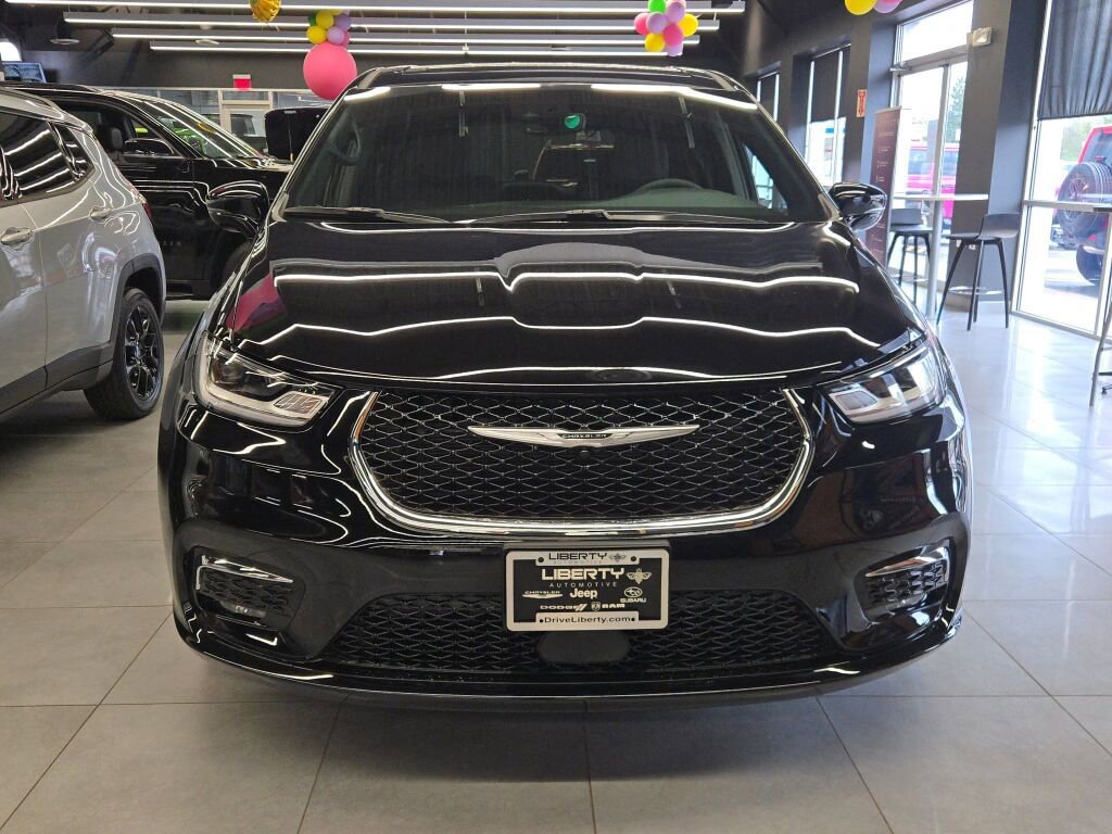 New 2025 Chrysler Pacifica Select FWD image 4