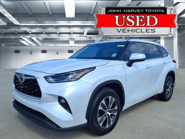 Certified 2022 Toyota Highlander XLE image 1
