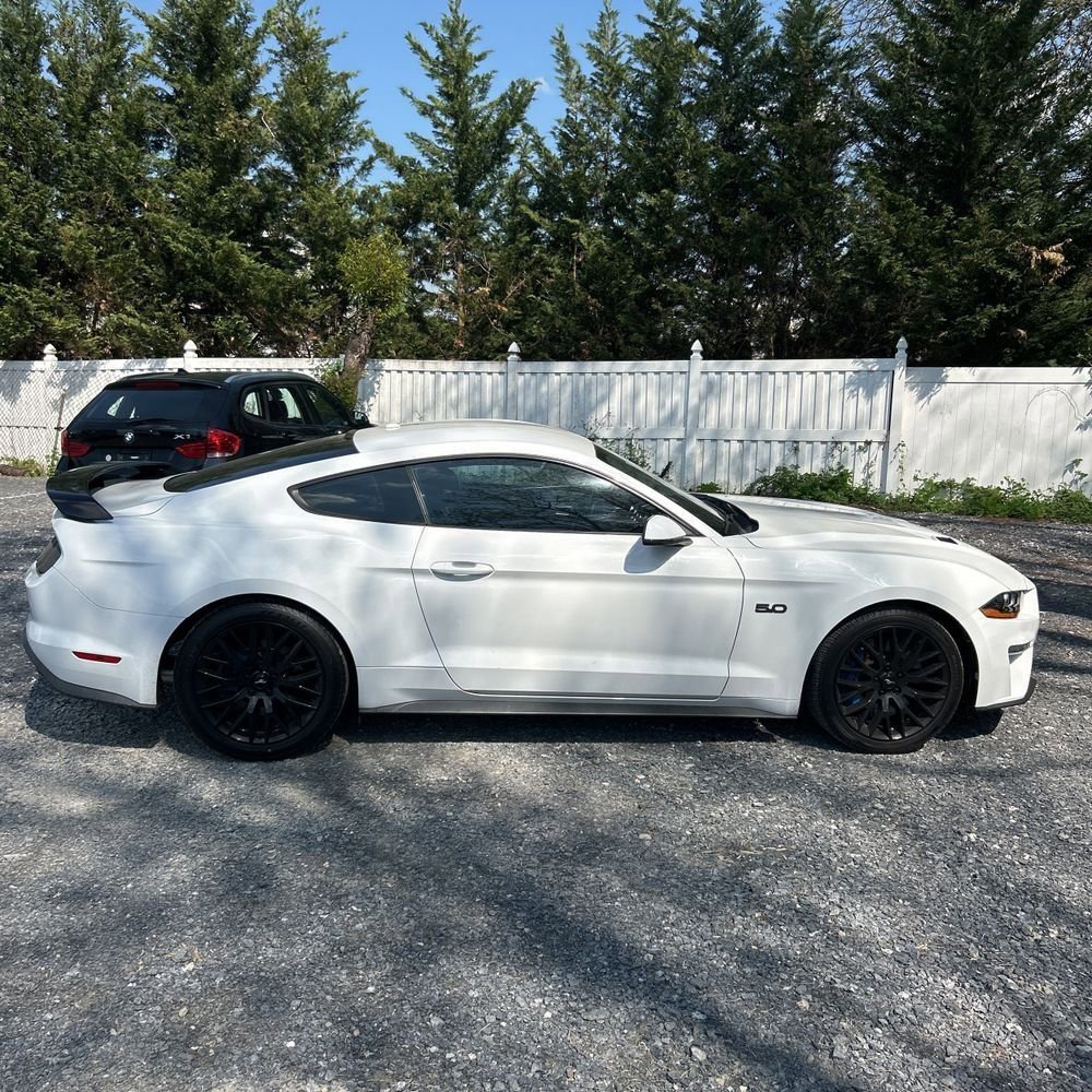 Used 2019 Ford Mustang GT Premium w/ GT Performance Package RWD image 4
