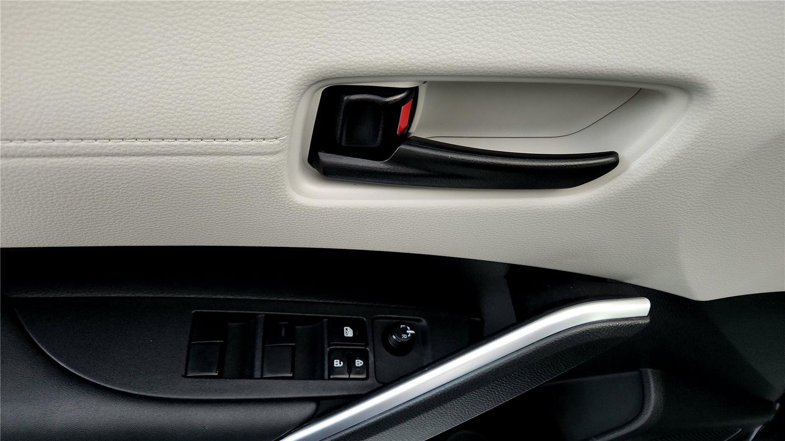 Certified 2023 Toyota Corolla Cross LE image 23