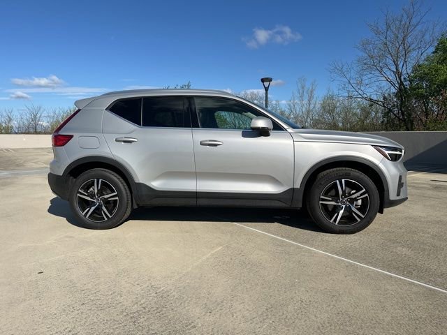Certified 2025 Volvo XC40 B5 Core image 10