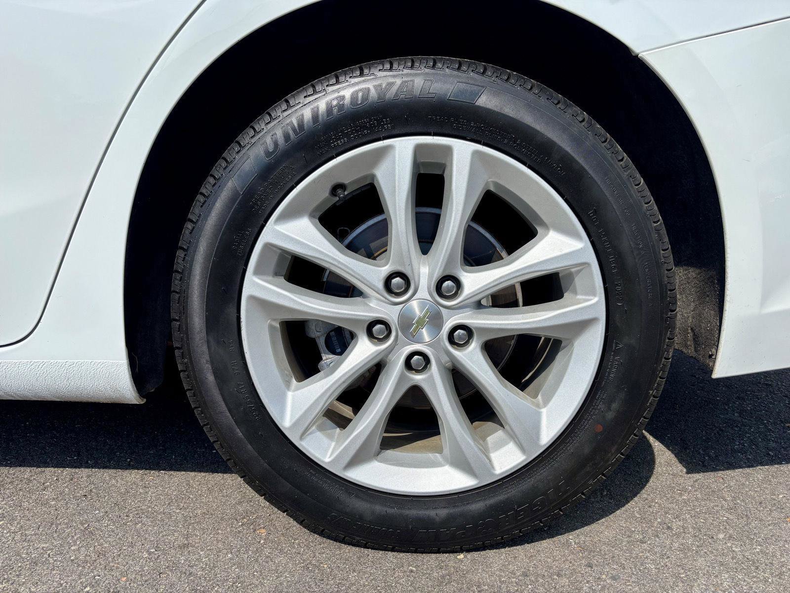 Used 2018 Chevrolet Malibu LT FWD image 38