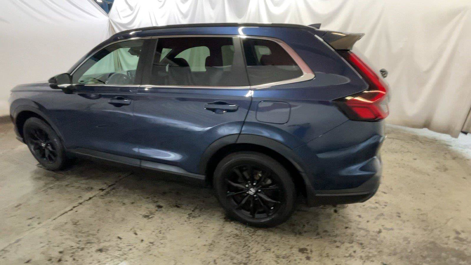 Used 2025 Honda CR-V Sport-L image 11