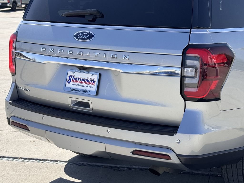 Used 2024 Ford Expedition Limited image 6