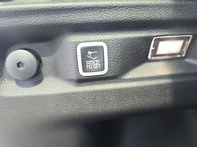 New 2025 Jeep Grand Cherokee L Laredo w/ Luxury Tech Group I image 31