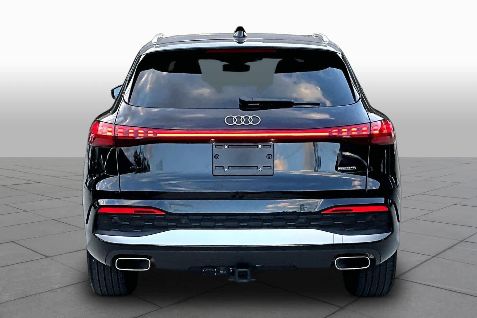 Used 2025 Audi Q5 Premium Plus w/ Premium Plus AWD/4WD image 5