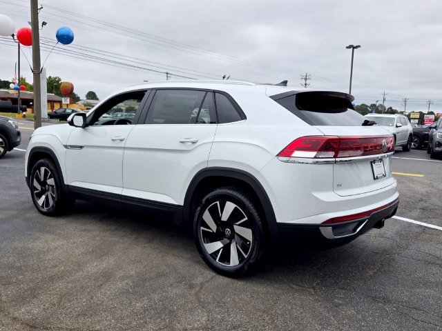 New 2026 Volkswagen Atlas Cross Sport SE FWD image 9