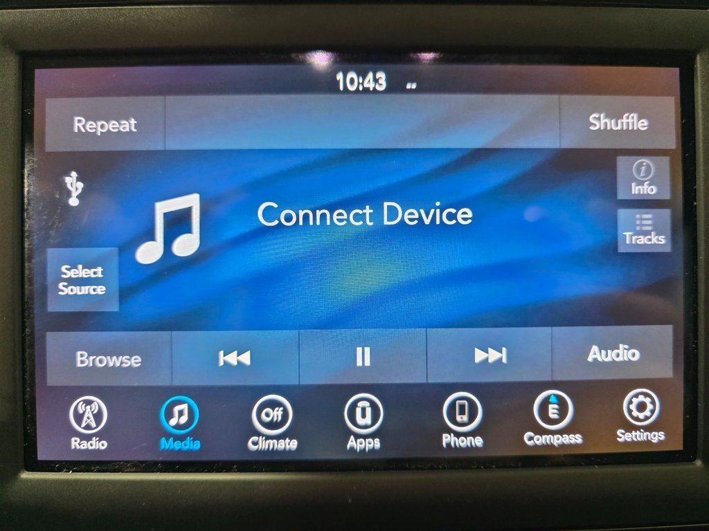 Used 2020 Chrysler Voyager Lxi image 11