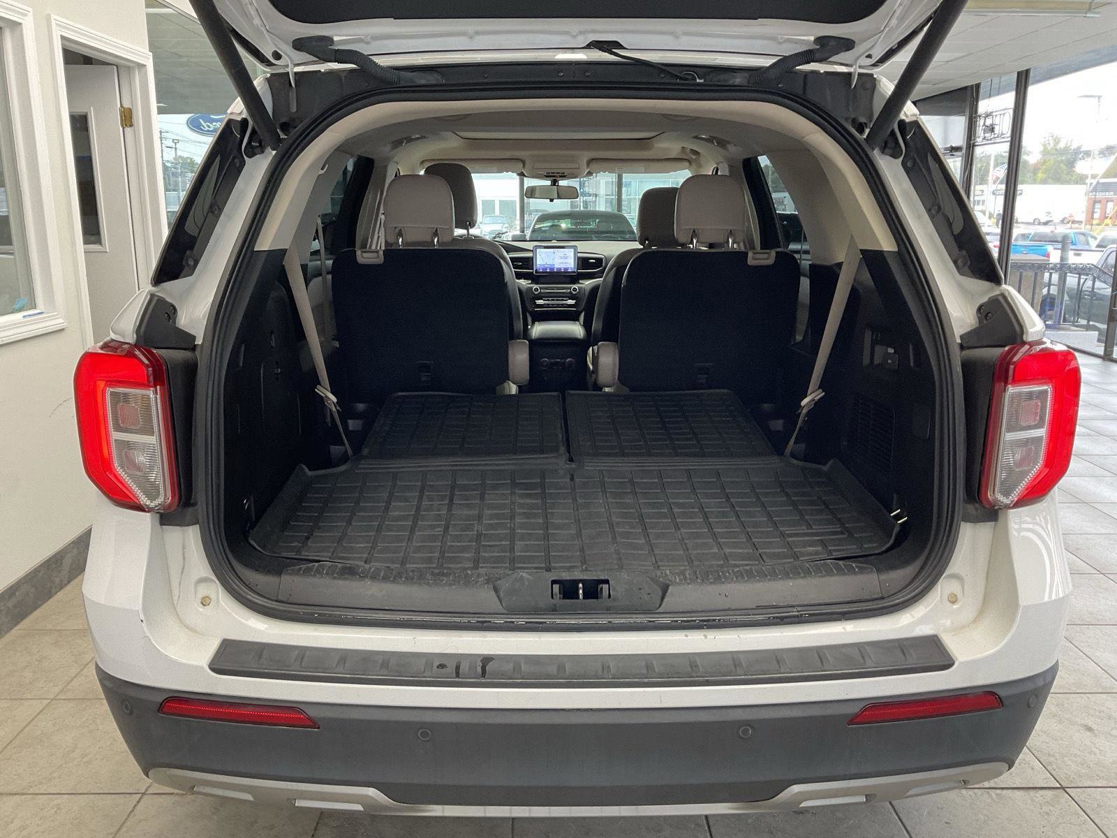 Used 2020 Ford Explorer XLT w/ Equipment Group 202A image 31