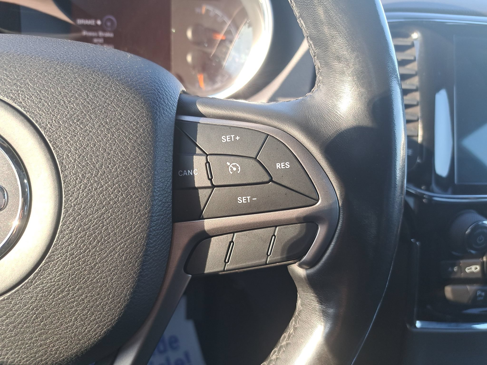 Used 2020 Jeep Grand Cherokee Altitude AWD/4WD image 17