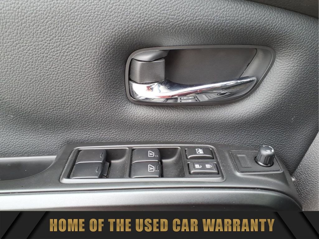 Used 2024 Nissan Titan PRO-4X w/ Pro-4x Utility Package image 13