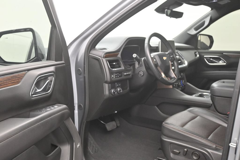 Used 2024 Chevrolet Tahoe High Country RWD image 11