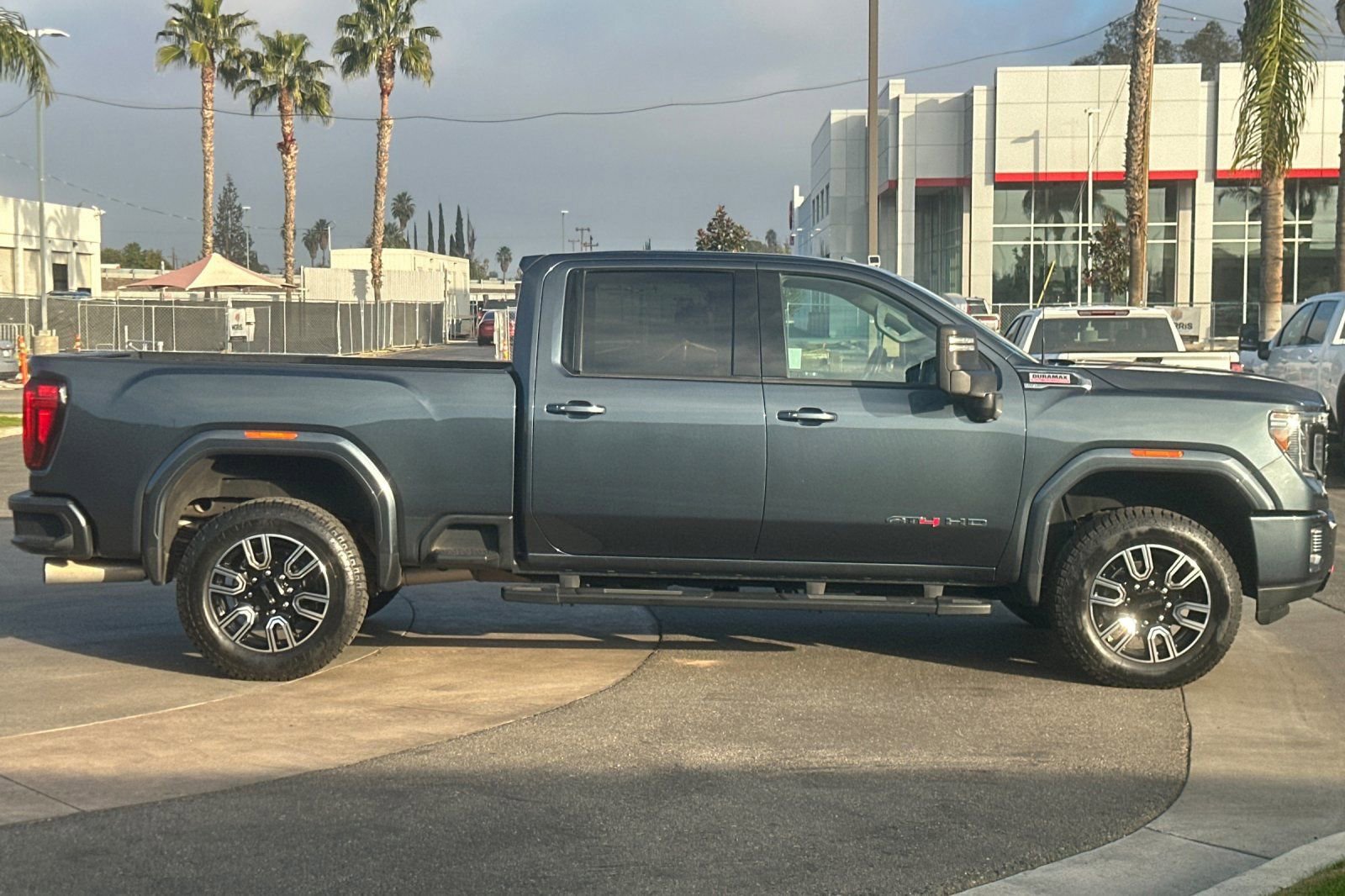 Certified 2020 GMC Sierra 2500 AT4 w/ AT4 Premium Package image 3