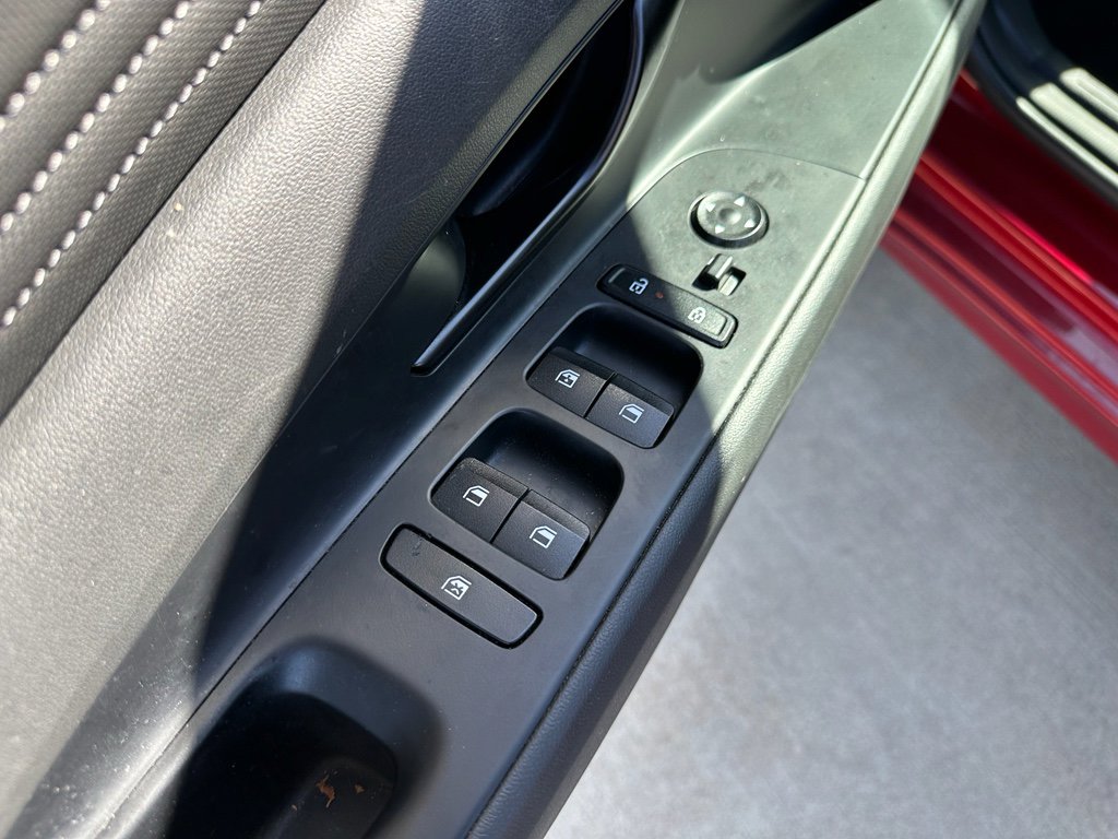 Used 2025 Hyundai Elantra Sport image 10