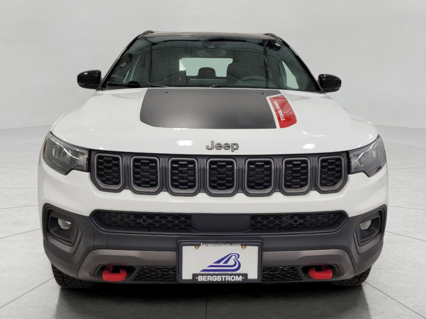 Used 2025 Jeep Compass Trailhawk AWD/4WD image 13