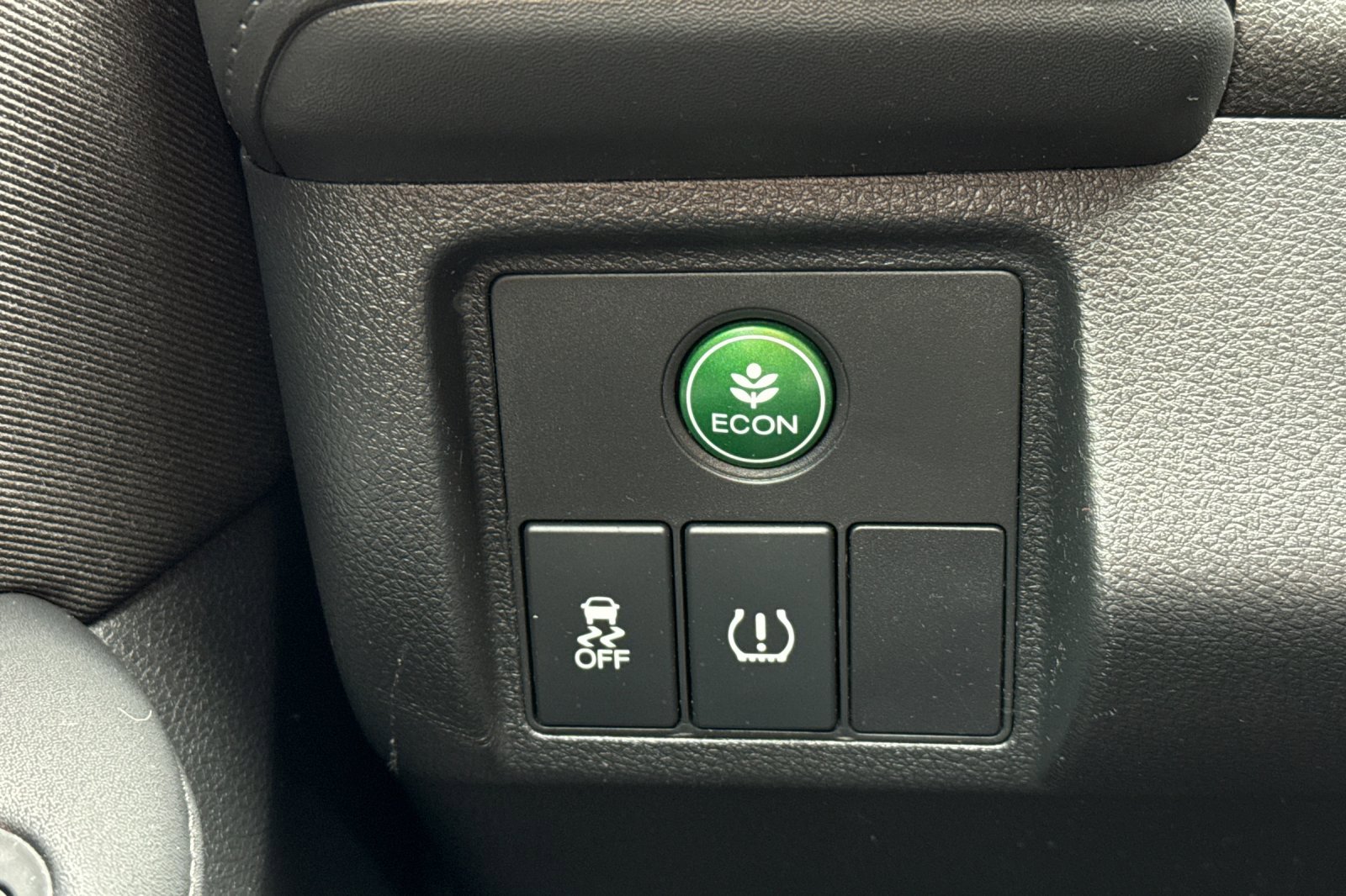 Used 2018 Honda HR-V LX image 32