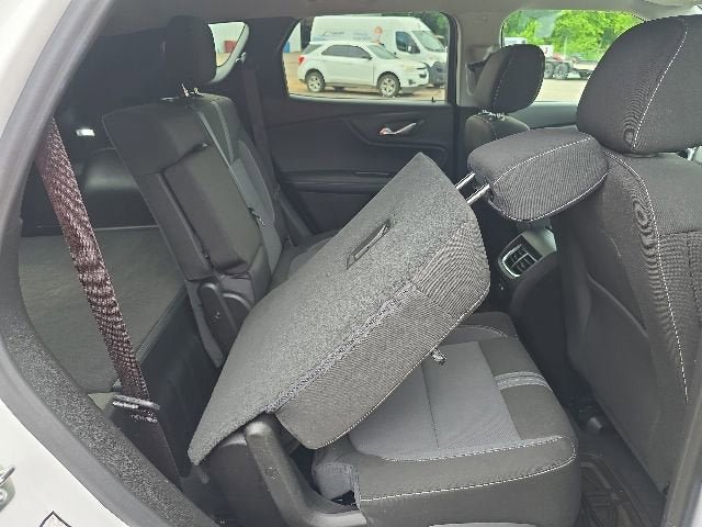 Certified 2025 Chevrolet Blazer LT FWD image 34