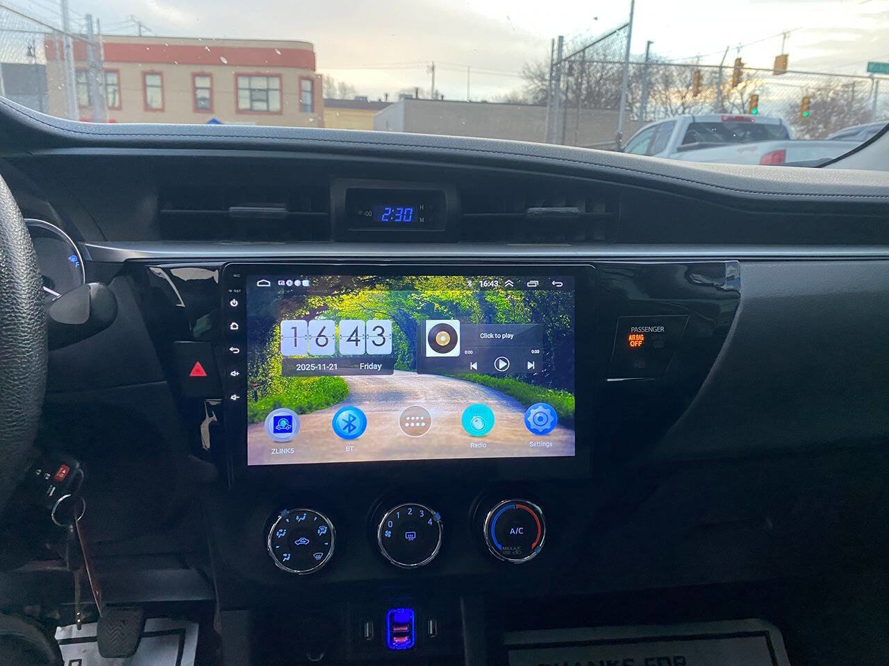 Used 2014 Toyota Corolla L FWD image 39