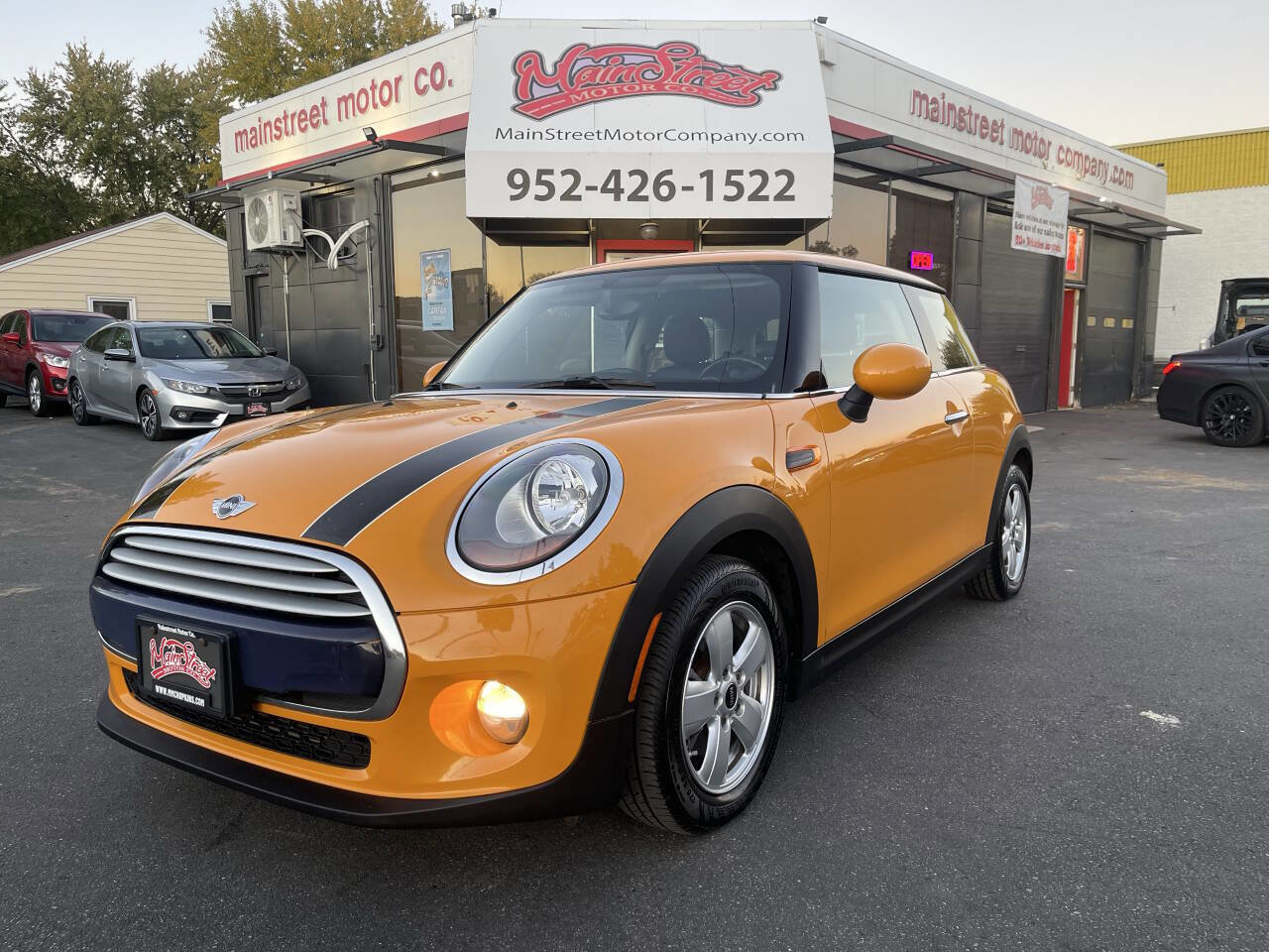 Used 2014 MINI Cooper 2-Door Hardtop image 2
