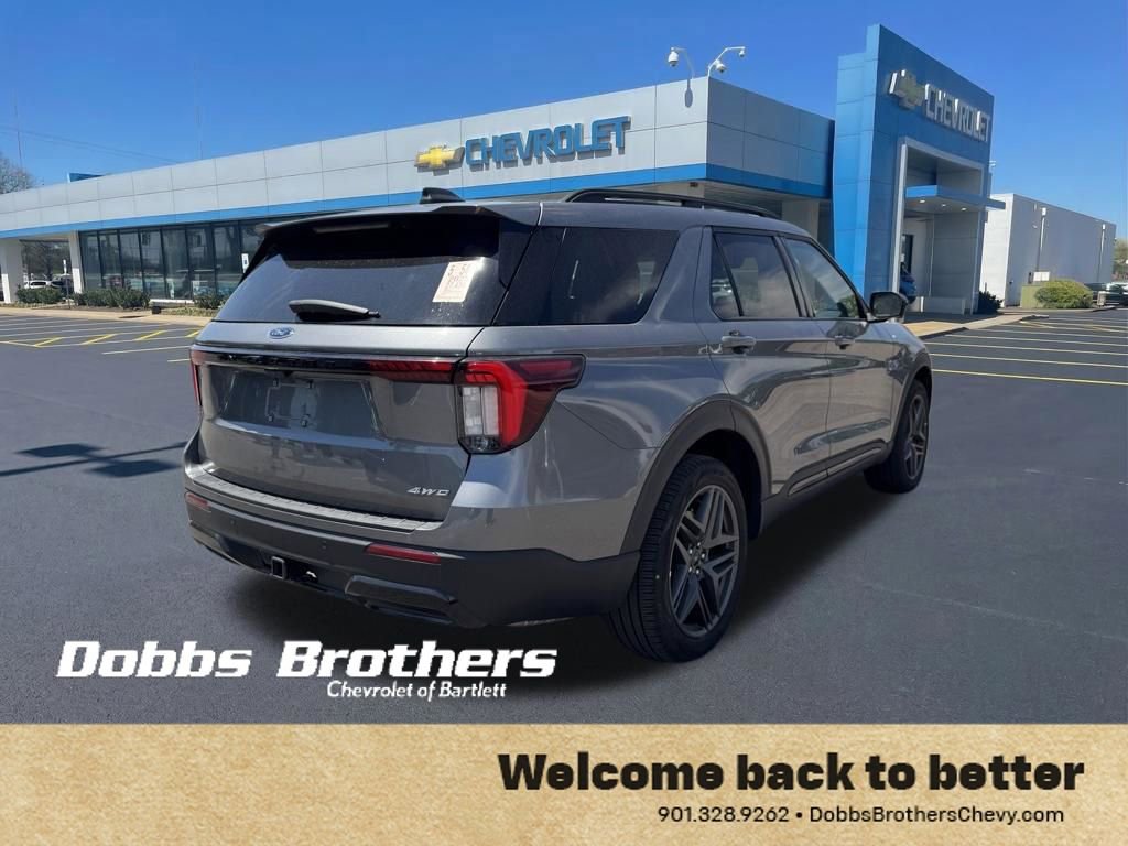 Used 2025 Ford Explorer ST-Line w/ ST-Line Street Pack AWD/4WD image 7