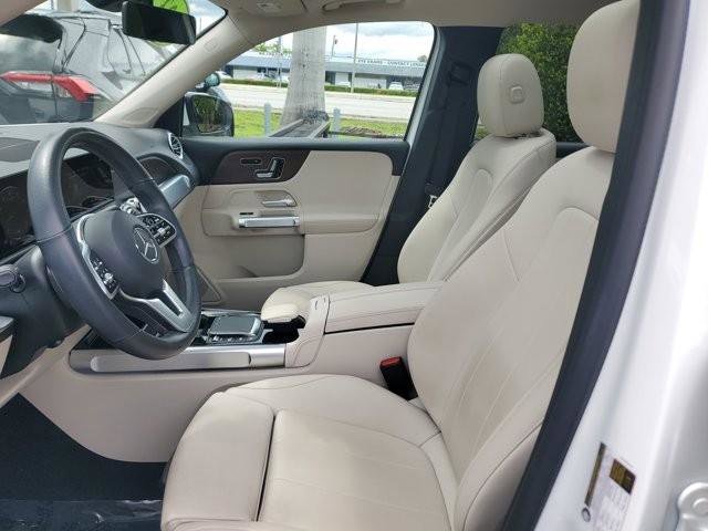 Used 2023 Mercedes-Benz GLB 250 w/ Premium Package image 18