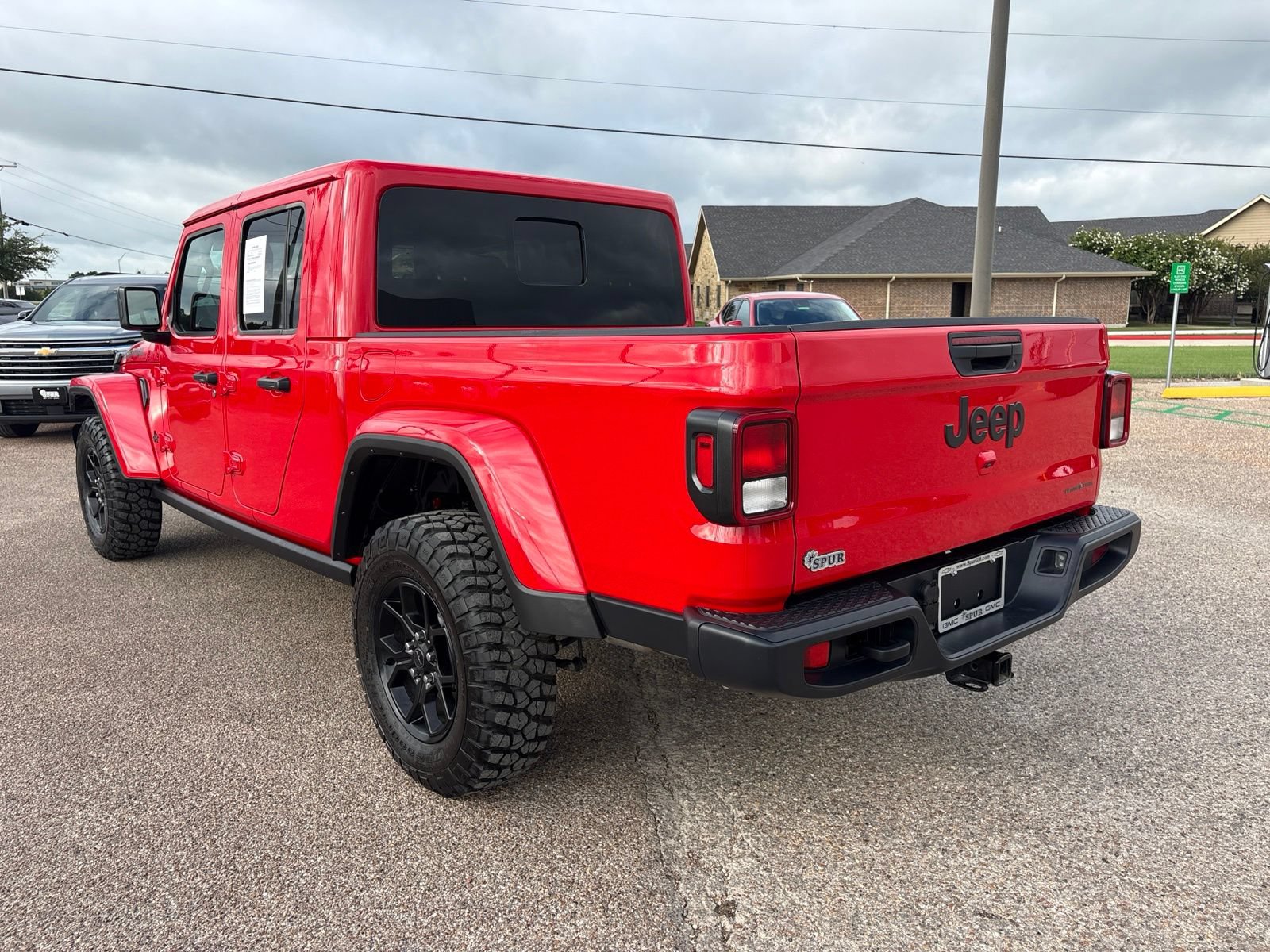 Used 2024 Jeep Gladiator Sport AWD/4WD image 4