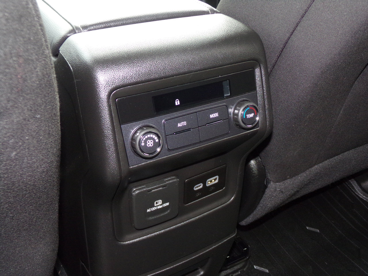 Used 2023 GMC Acadia SLE w/ Driver Convenience Package image 26