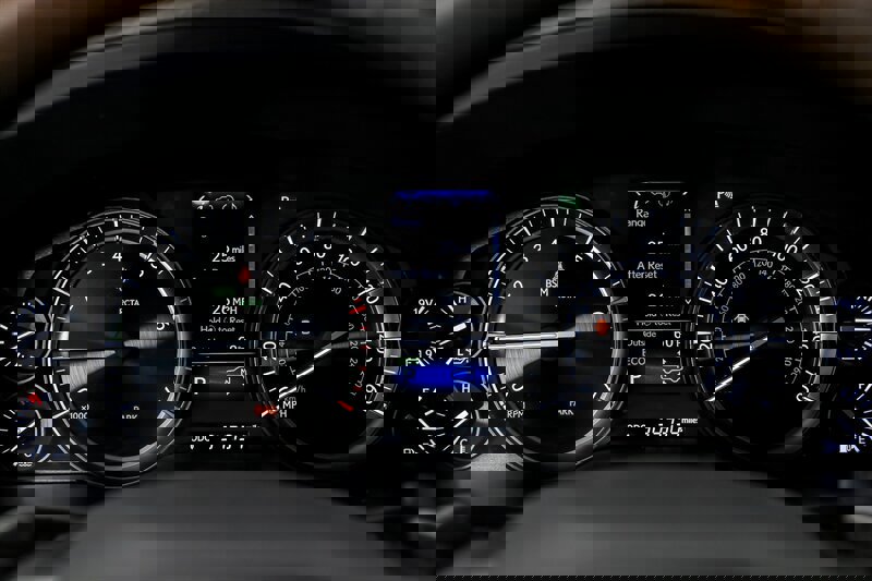 Used 2021 Lexus LX 570 4WD w/ Luxury Package image 24