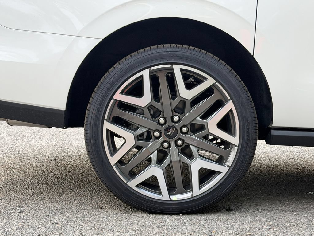 New 2027 Ford Expedition Max Platinum w/ Platinum Ultimate Package AWD/4WD image 7
