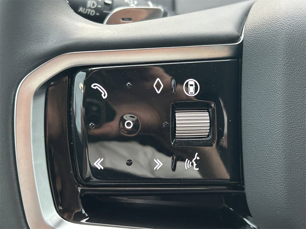 Used 2024 Land Rover Discovery Sport S image 43