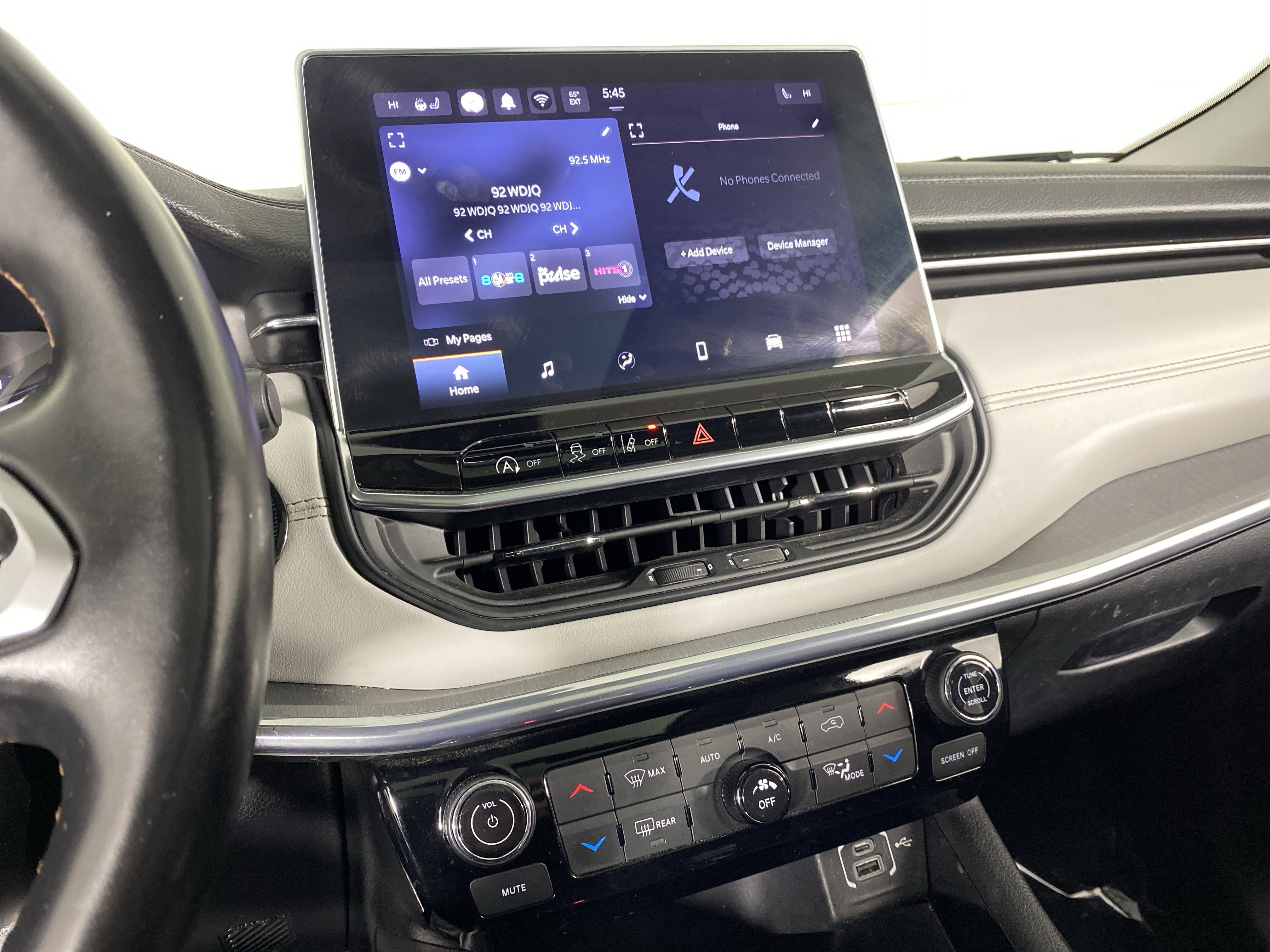 Used 2022 Jeep Compass Limited w/ Sun and Sound Group image 30