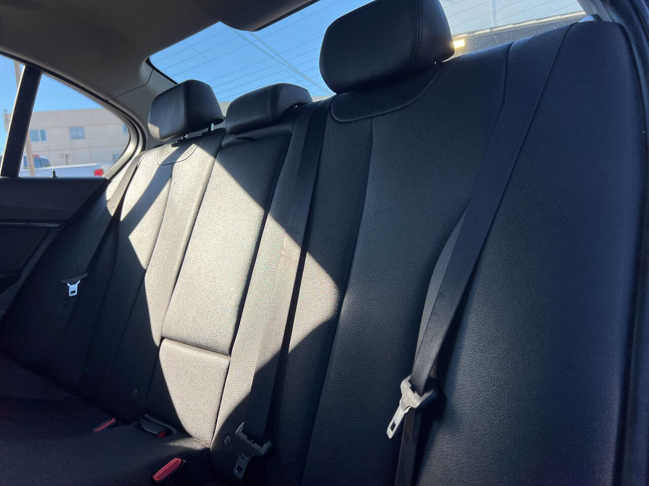 Used 2018 BMW 320i Sedan image 24