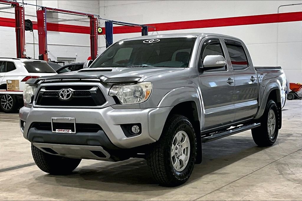 Used 2015 Toyota Tacoma 4x4 Double Cab w/ TRD Sport Package image 29
