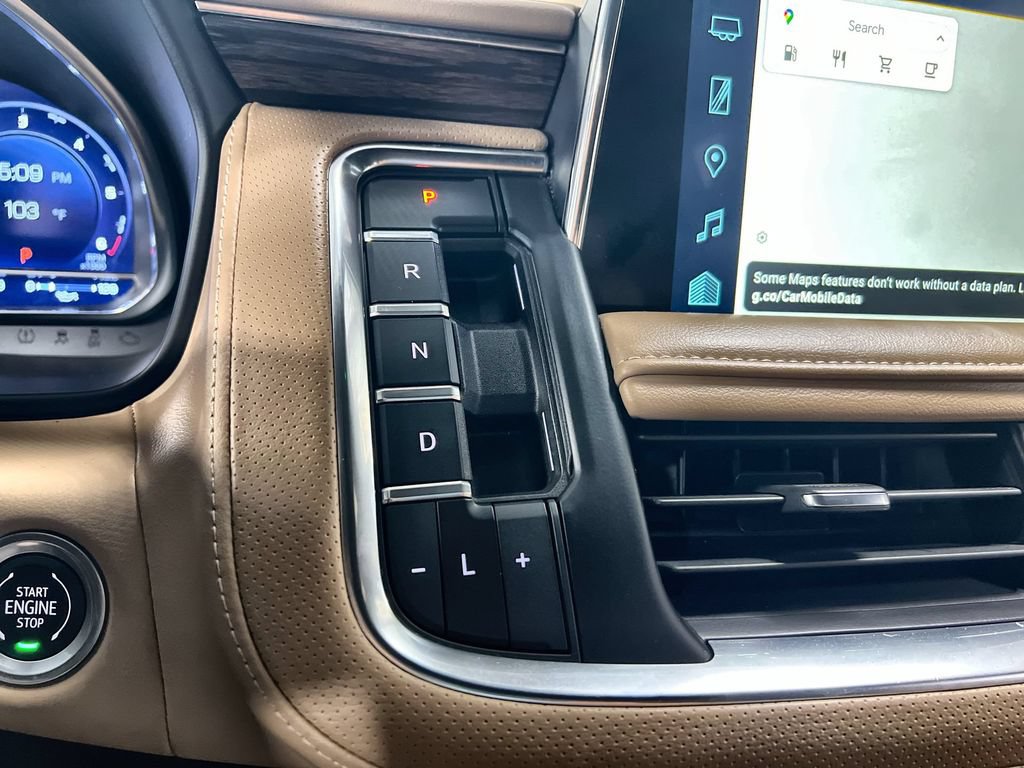 Used 2024 Chevrolet Suburban Premier RWD image 36