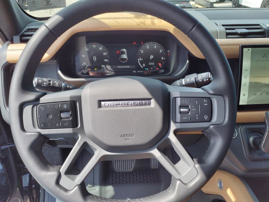 Used 2025 Land Rover Defender 110 S image 15