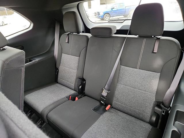 Used 2025 GMC Acadia Elevation image 11