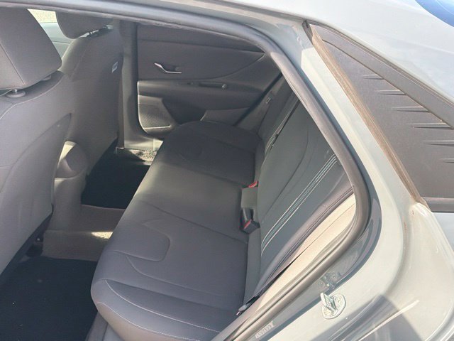 Used 2022 Hyundai Elantra SEL FWD image 15