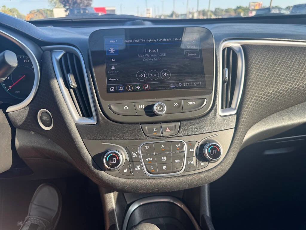 Used 2024 Chevrolet Malibu LT image 16