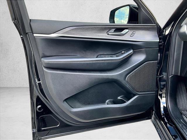 Used 2023 Jeep Grand Cherokee L Limited RWD image 18